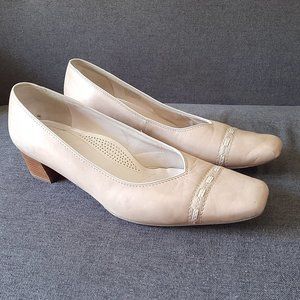 Beige Ara Pumps / High Heels